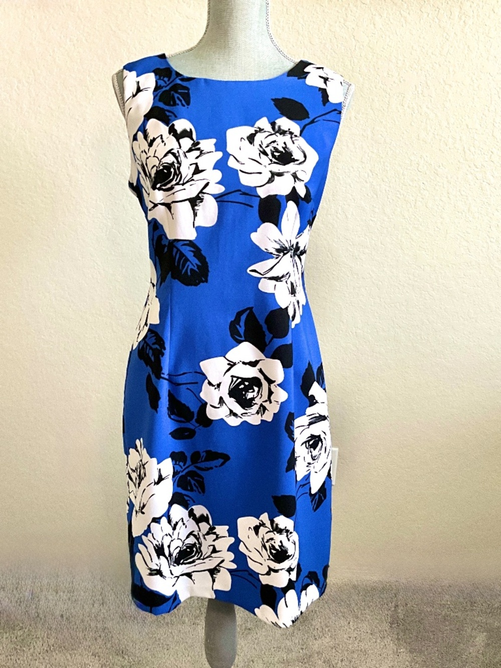 Floral Shift Dress Size 10 Blue Black White Sleeveless Tailored Fit Back Zip